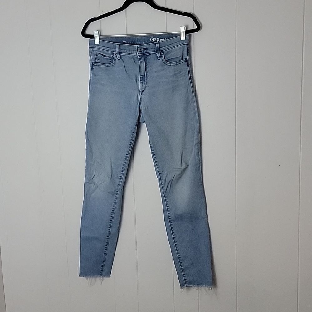 Skinny light was jean with distressed hem